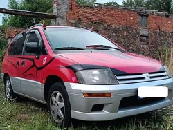 Rot Gebraucht 1999 Mitsubishi Space Runner Van / Kleinbus | 1.300 €