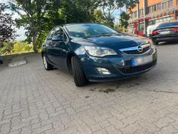 Blau Gebraucht 2010 Opel Astra Limousine | 4.299 € (Guter Preis)