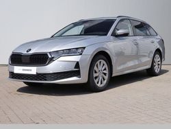 Brilliantsilber metallic Gebraucht 2024 Skoda Octavia Selection Kombi | 21.990 € (Superpreis)