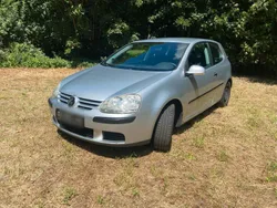 Silber Gebraucht 2004 VW Golf V Kleinwagen | 2.250 € (Fairer Preis)