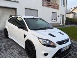 Weiß Gebraucht 2010 Ford Focus RS Limousine | 32.000 €