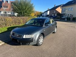 Grau Gebraucht 2001 Audi A4 Limousine | 1.099 € (Guter Preis)