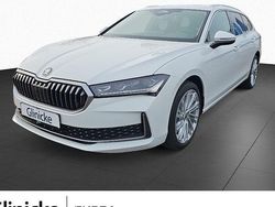Weiß Neu 2025 Skoda Superb LAURIN & KLEMENT Kombi | 48.830 € (Guter Preis)