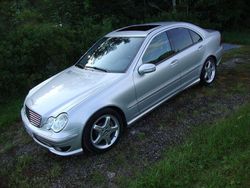 Silber Gebraucht 2005 Mercedes C240 AMG Limousine | 10.790 €