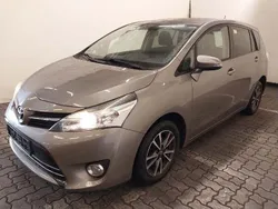 Grau Gebraucht 2014 Toyota Verso Comfort Van / Kleinbus | 10.985 € (Fairer Preis)