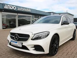 Weiß Gebraucht 2018 Mercedes C220 AMG line Limousine | 29.900 € (Teuer)