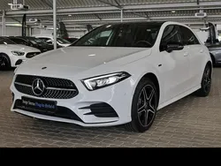 Weiß Gebraucht 2021 Mercedes A250 Kleinwagen | 30.490 € (Etwas zu teuer)