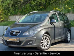 Grau Gebraucht 2011 Seat Altea XL Style Van / Kleinbus | 5.990 € (Fairer Preis)