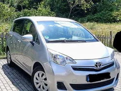 Silber Gebraucht 2014 Toyota Verso-S Life Van / Kleinbus | 8.450 € (Fairer Preis)