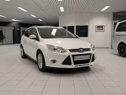 Weiß Gebraucht 2014 Ford Focus Titanium Limousine | 2.800 € (Guter Preis)