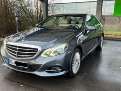Grau Gebraucht 2014 Mercedes E400 Limousine | 15.000 € (Guter Preis)