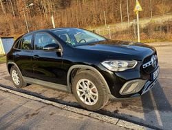 Schwarz Gebraucht 2020 Mercedes GLA200 SUV | 29.200 € (Fairer Preis)