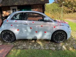 Himmel blau Gebraucht 2023 Fiat 500e La Prima Cabrio | 28.590 € (Teuer)