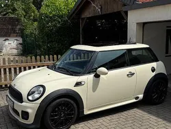 Weiß Gebraucht 2014 Mini Cooper Kleinwagen | 10.700 € (Fairer Preis)