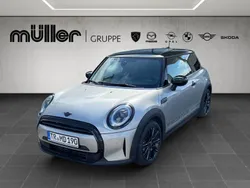 Melting silver iii Gebraucht 2024 Mini Cooper Hatch Kleinwagen | 28.940 € (Fairer Preis)