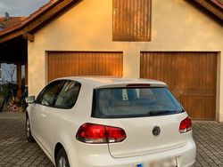 Weiß Gebraucht 2009 VW Golf VI Kleinwagen | 6.800 € (Teuer)