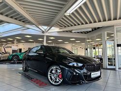 Black sapphire metallic Gebraucht 2024 BMW M235 Comfort Edition Coupé | 41.950 € (Fairer Preis)