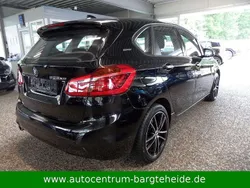 Schwarz Gebraucht 2019 BMW 225 Active Tourer iPerformance Van / Kleinbus | 8.999 € (Superpreis)