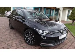 Deep black perleffekt (metallic) Gebraucht 2020 VW Golf VIII Style Limousine | 21.490 € (Etwas zu teuer)