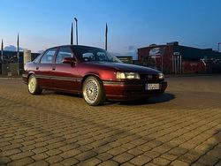 Rot Gebraucht 1992 Opel Vectra Limousine | 4.800 €