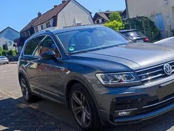 Grau Gebraucht 2020 VW Tiguan IQ Drive SUV | 26.000 € (Fairer Preis)