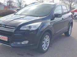 Pantherschwarz metallic Gebraucht 2015 Ford Kuga Titanium SUV | 7.799 € (Etwas zu teuer)