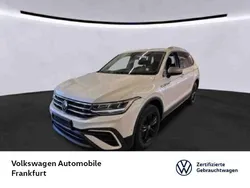 Oryxweiß perlmutteffekt/oryxweiß perlmut (metallic) Gebraucht 2023 VW Tiguan Allspace Life SUV | 36.850 € (Fairer Preis)