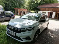 Weiß Gebraucht 2025 Dacia Sandero Essentiel Kleinwagen | 12.999 €