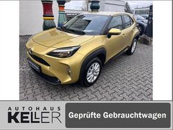 Warm gold metallic Gebraucht 2022 Toyota Yaris Hybrid Comfort | 21.450 € (Guter Preis)