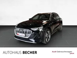 Mythosschwarz metallic Gebraucht 2021 Audi e-tron Ambiente SUV | 56.430 €
