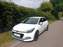 Weiß Gebraucht 2017 Hyundai i20 Turbo Kleinwagen | 14.900 € (Teuer)