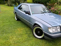 Blau Gebraucht 1988 Mercedes 230 Coupé | 5.000 €