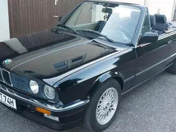 Schwarz Gebraucht 1990 BMW 325 Cabriolet Cabrio | 23.500 €