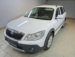 Bila candy/candyweiss Gebraucht 2013 Skoda Octavia Scout Scout 4x4 Kombi | 6.900 € (Etwas zu teuer)