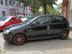 Schwarz Gebraucht 2004 Opel Corsa Kleinwagen | 2.400 € (Teuer)