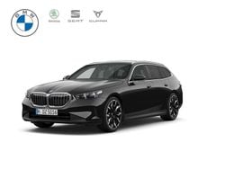 Black sapphire metallic Gebraucht 2025 BMW 520 M Sport Kombi | 51.490 € (Superpreis)