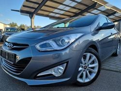 Grau Gebraucht 2012 Hyundai i40 Kombi | 11.900 € (Etwas zu teuer)