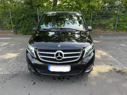 Schwarz Gebraucht 2019 Mercedes V250 Van / Kleinbus | 39.000 €
