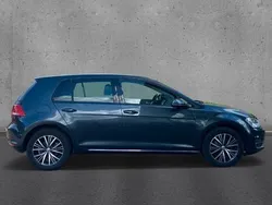 Grau Gebraucht 2016 VW Golf VII Allstar Limousine | 12.000 € (Guter Preis)