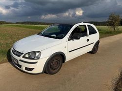 Weiß Gebraucht 2002 Opel Corsa Limousine | 990 € (Guter Preis)