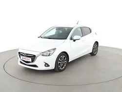 Weiß Gebraucht 2015 Mazda 2 Sports-Line Limousine | 11.790 € (Fairer Preis)