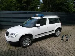 Weiß Gebraucht 2012 Skoda Yeti Outdoor Active SUV | 7.500 €