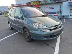 Grau Gebraucht 2007 Peugeot 807 Van / Kleinbus | 1.500 €