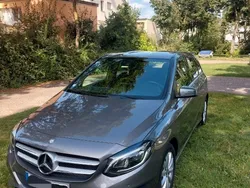 Grau Gebraucht 2015 Mercedes B180 Style Van / Kleinbus | 8.650 € (Fairer Preis)