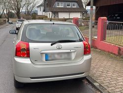 Silber Gebraucht 2004 Toyota Corolla Kleinwagen | 5.000 € (Etwas zu teuer)
