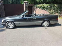 Schwarz Gebraucht 1995 Mercedes E220 Cabrio | 15.490 €