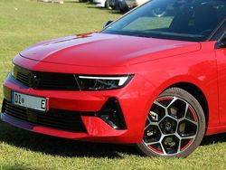 Rot Gebraucht 2023 Opel Astra Limousine | 23.732 € (Fairer Preis)