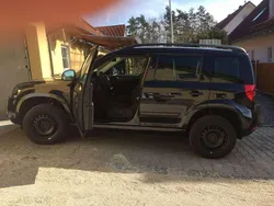 Schwarz Gebraucht 2014 Skoda Yeti Ambition SUV | 8.600 €