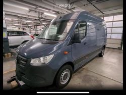Grau Gebraucht 2021 Mercedes E-Sprinter Van | 27.999 € (Teuer)