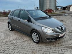 Grau Gebraucht 2005 Mercedes B180 Van / Kleinbus | 3.400 €